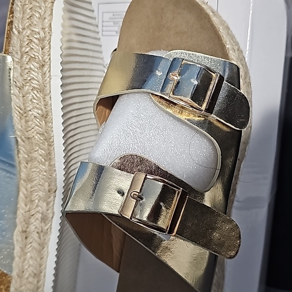 NEW Gold Metallic Sandal Espadrilles Sz 8 Fashion New in Box - Picture 4 of 4
